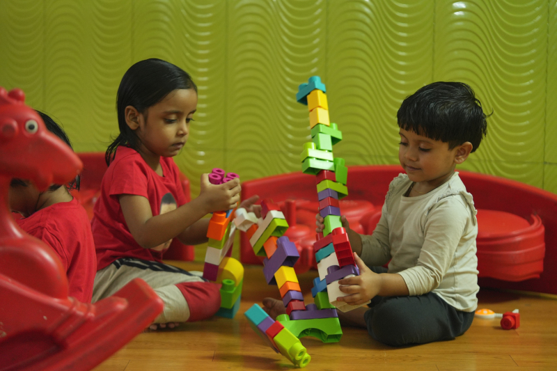 guarde-jugando-bangla-mango.JPG
