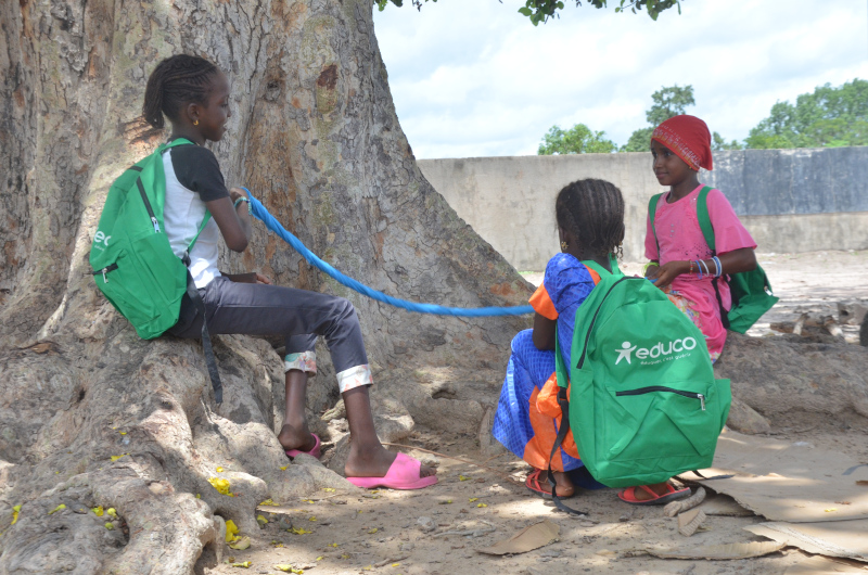 ninas-mochila-senegal.JPG